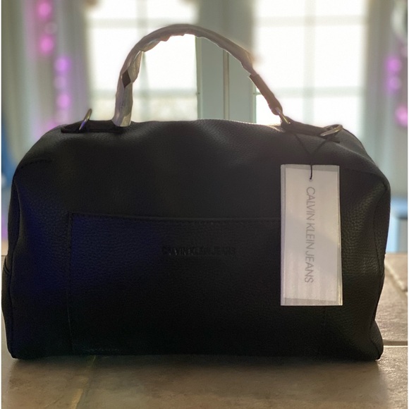 Gorgeous Black Leather CK Bag - Picture 9 of 16